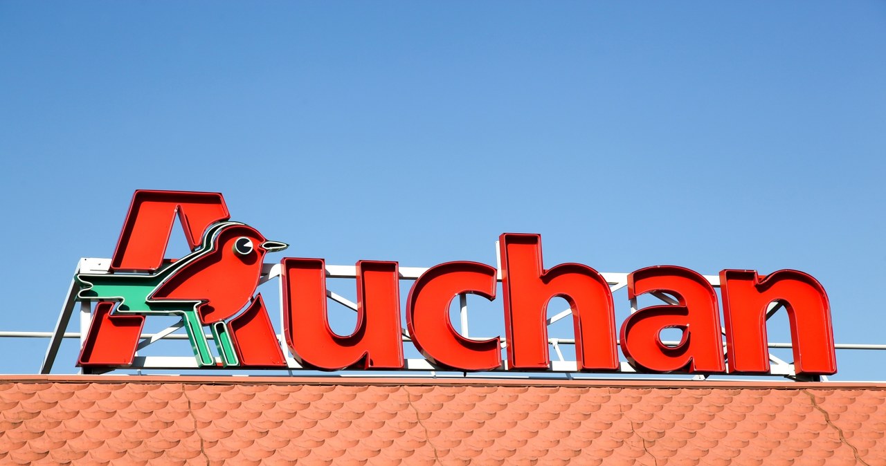 Auchan ma dla klientów niespodziankę. W sklepach trzeba użyć telefonu. /  ricochet64 /123RF/PICSEL
