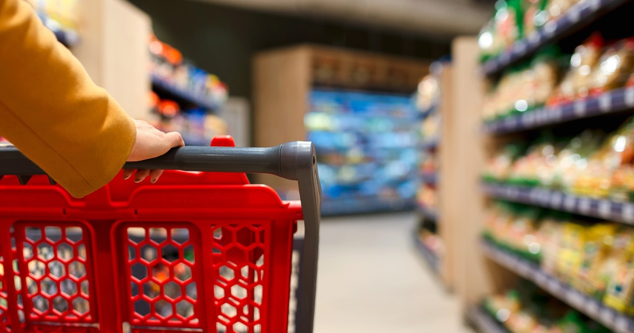 Auchan otworzył we Francji trzy sklepy bez personelu. Są czynne w niedziele. Inicjatywę skrytykowali związkowcy /123RF/PICSEL