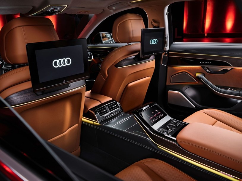 Audi A8 zyskało nowe 10,1 calowe wyświetlacze. Źródło: Audi /Informacja prasowa