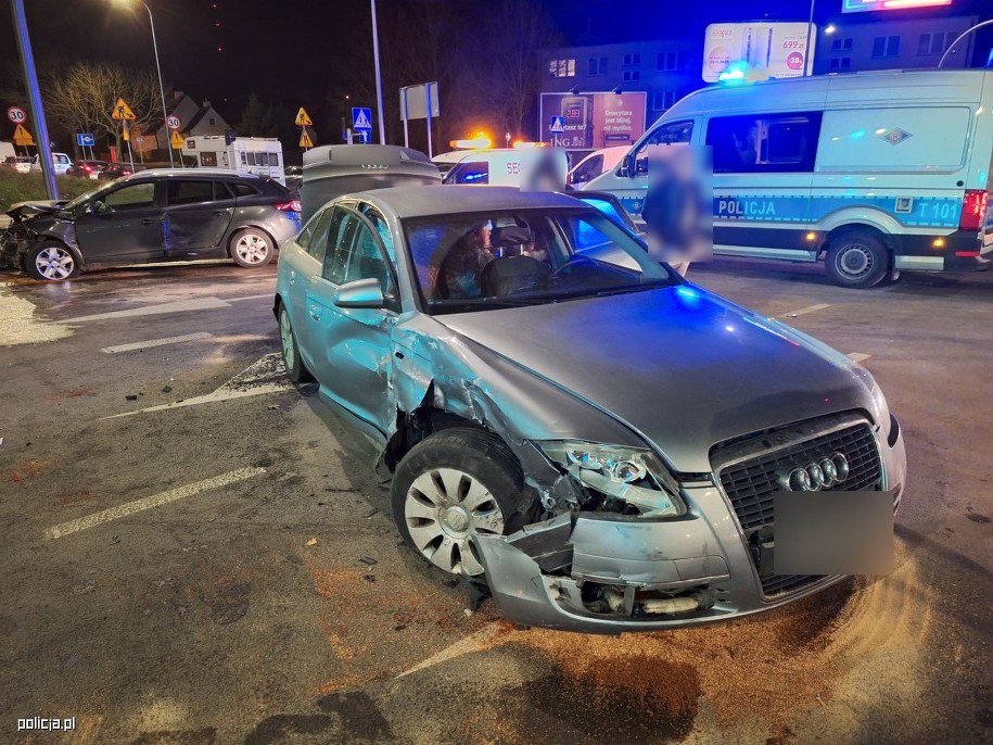 Audi, które prowadziła 43-letnia kobieta, fot. policja /