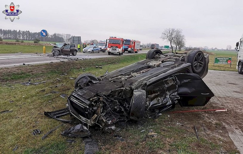 Audi po wypadku wylądowało na dachu /Informacja prasowa