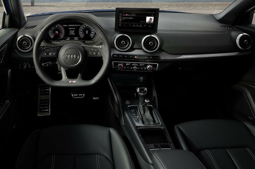 Audi Q2 po modernizacji straciło pokrętło do obsługi systemu multimediów. /materiały prasowe