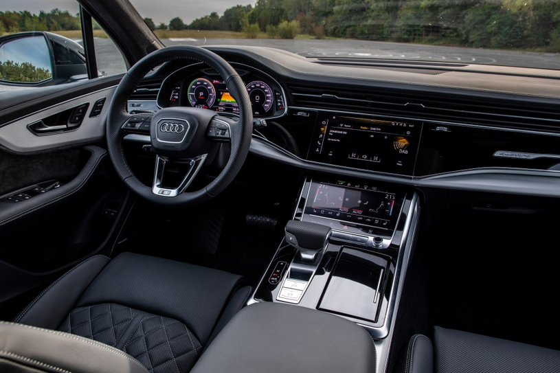 https://i.iplsc.com/audi-q7-60-tfsi-e-quattro/0009GBG0Q5KGJFGY-C122-F4.png