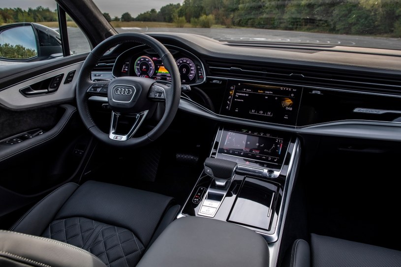 Audi Q7 60 TFSI e /Audi