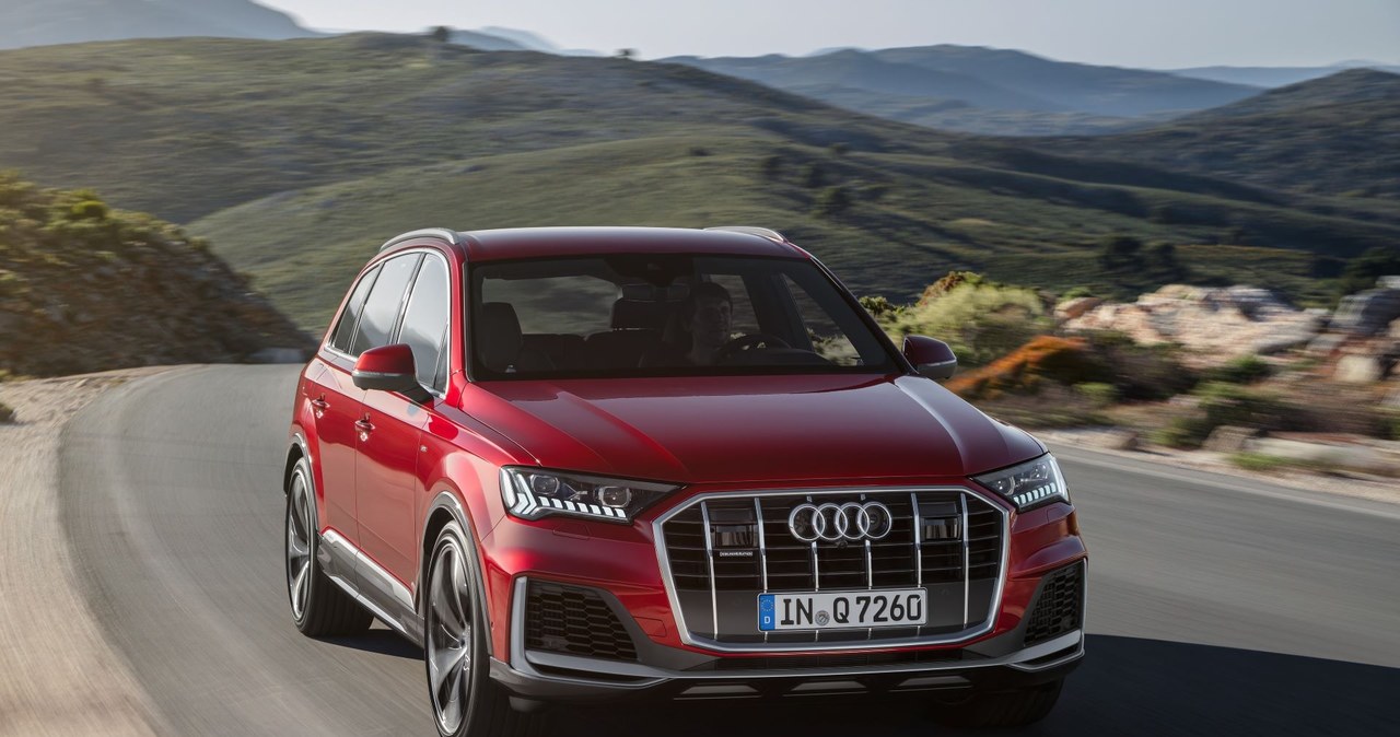 Audi Q7 drugiej generacji dostępne jest na rynku od blisko 10 lat. Model przeszedł modernizację dwukrotnie - w 2019 (na zdjęciu) i 2024 roku. /materiały prasowe