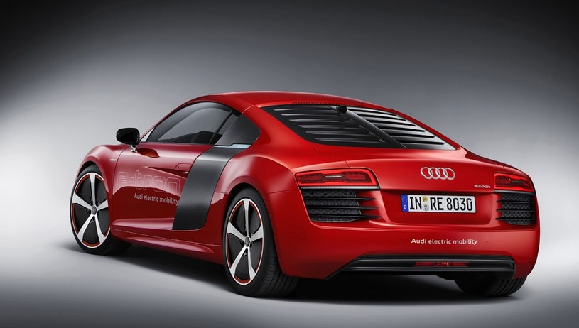 Audi R8 e-tron powstała na bazie pierwszej generacji modelu /Informacja prasowa