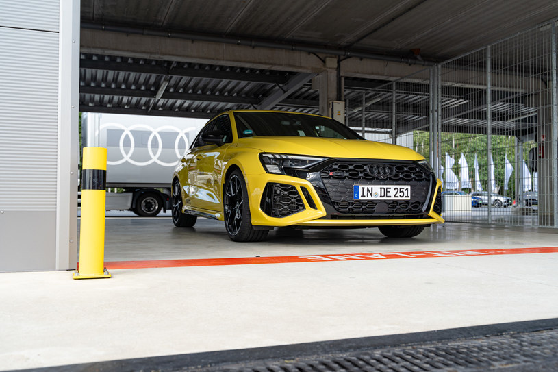 Audi RS 3 Sportback daje radę nie tylko w mieście /Jan Guss-Gasiński
