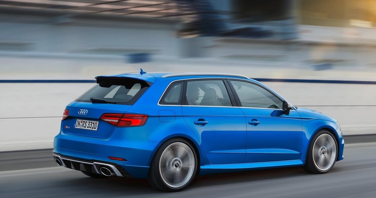 Audi RS3 Sportback, czyli wielki nieobecny tego porównania. 400-konny kompakt nie jest jeszcze dostępny w Polsce /Informacja prasowa