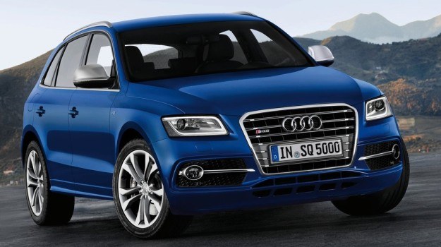 Audi SQ5 także z silnikiem benzynowym Audi SQ5 z silnikiem wysokoprężnym zadebiutowało w czerwcu br. Model trafi do salonów na początku 2013 r. /Audi