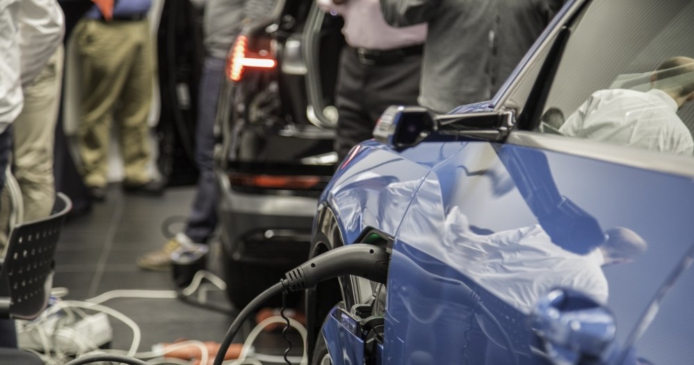 Audi stale rozwija nowe systemy ładowania /materiały prasowe