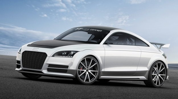 Audi TT ultra quttro polakierowano na kolor biały Kristall. /Audi
