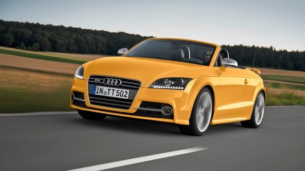 Audi TTS Roadster competition oferowane jest z dachem w kolorze czarnym lub szarym. /Motor