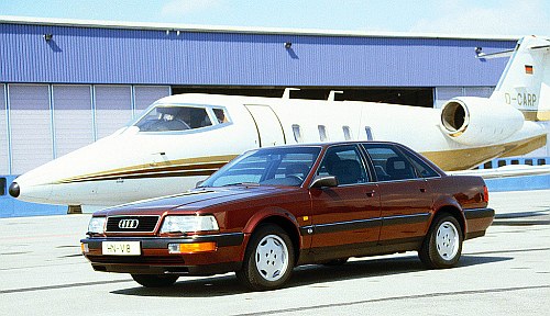 Audi V8 ma już 28 lat. Nie był to sukces komercyjny. Oferowano silniki 3.6 i 4.2. Napęd quattro. /Motor