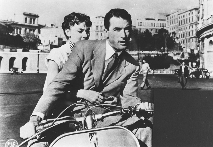 Audrey Hepburn i Gregory Peck rozbijają się po Rzymie /East News