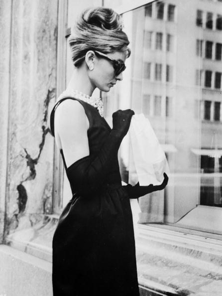 Audrey Hepburn w filmie "Śniadanie u Tiffany'ego" /Getty Images
