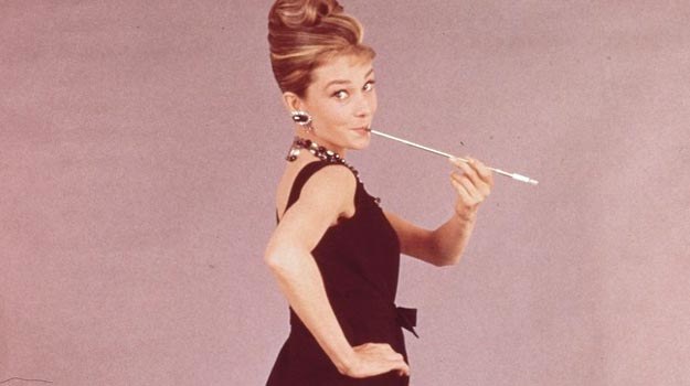 Audrey Hepburn w niezapomnianej kreacji Holly Golightly /East News