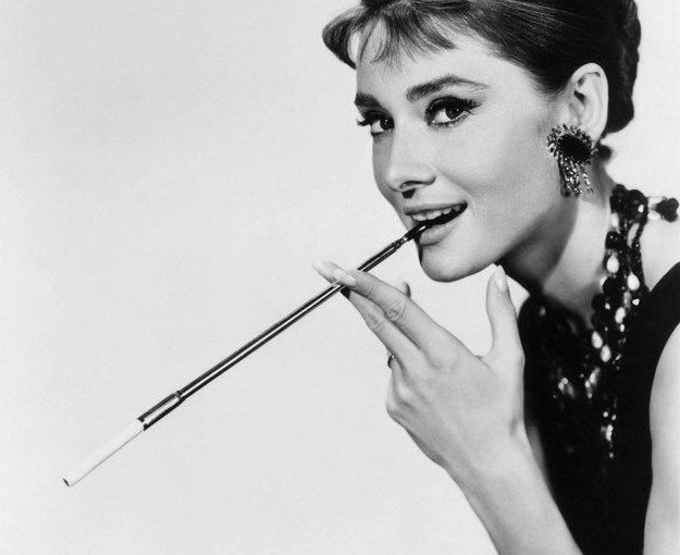 Audrey Hepburn w "Śniadaniu u Tiffan'yego" /DPA /PAP