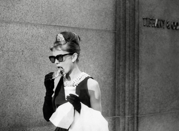 Audrey Hepburn w "Śniadaniu u Tiffany'ego" /The Legacy Collection    /PAP/EPA