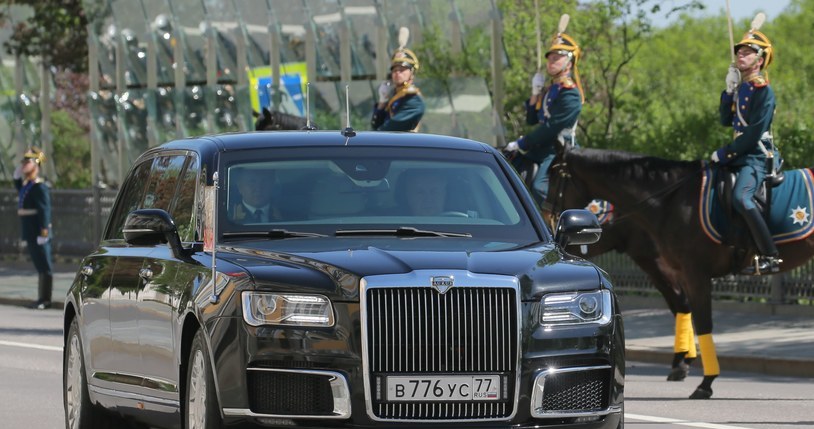 Aurus Senat w czasie ceremonii zaprzysiężenia Władimira Putuna na prezydenta Federacji Rosyjskiej w maju 2018 roku /AFP