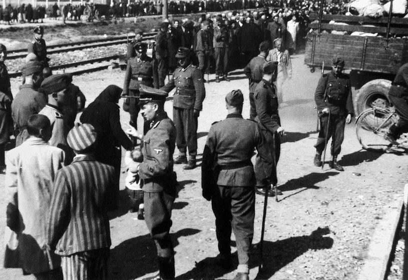 Auschwitz-Birkenau - kolejny transport więźniów przybył do obozu. Zdjęcia ze zbiorów Centralnego Muzeum Wielkiej Wojny Ojczyźnianej WOW w Moskwie /Laski Diffusion /East News