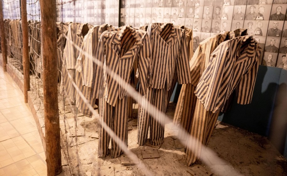 Auschwitz to symbol zagłady Żydów i Romów, martyrologii Polaków, męczeństwa sowieckich jeńców wojennych i obywateli innych okupowanych przez III Rzeszę państw Europy /Kay Nietfeld  /PAP/DPA