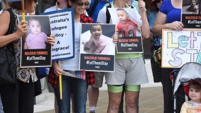 Australia chce deportować uchodźców na odległą wyspę. Wśród nich są kobiety z dziećmi