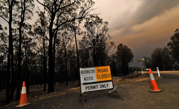 Australia płonie. "Szukajcie schronienia na własną rękę, gdy zobaczycie, że zbliża się ogień"