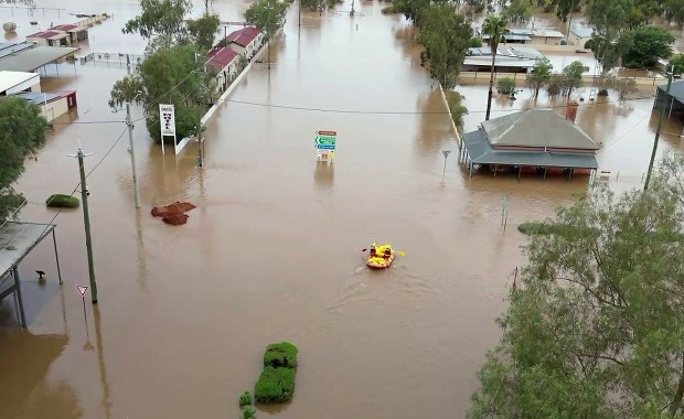 Australia pod wodą. "Taka powódź zdarza się raz na 500 lat"