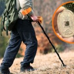 Australijski detektorysta znalazł na boisku skarb. Japońska moneta z XIX w.