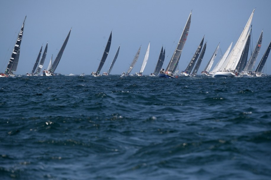 Australijski jacht "Comanche", ze skipperami Jimem Cooneyem i jego żoną Samanthą Grant, wygrał jubileuszową 75. edycję regat Sydney-Hobart /Dan Himbrechts /PAP/EPA