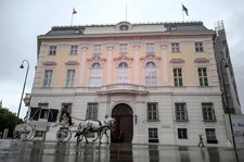 Austria: Przeszukania w biurze kanclerza. Chodzi o podejrzenie korupcji