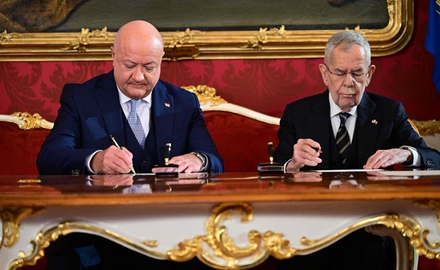 Austriacy ponad pięć miesięcy po wyborach mają nowego kanclerza
