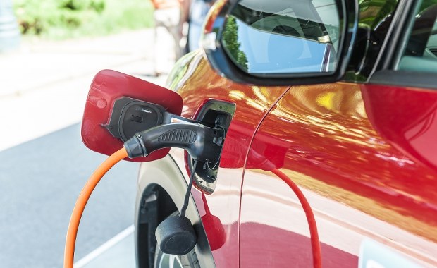 Auta na prąd jedyną opcją? Ten rok ma być kluczowy dla polskich przedsiębiorców