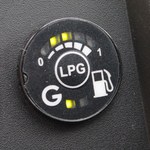 Auta z gazem będą musiały jeździć na benzynie? Jest decyzja w sprawie LPG