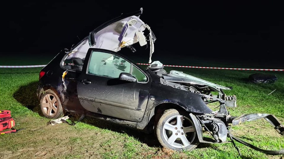Tragiczny wypadek w Łódzkiem Auto z pięcioma osobami