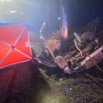 Auto dachowało na prostej drodze. Nie żyje 21-letni kierowca