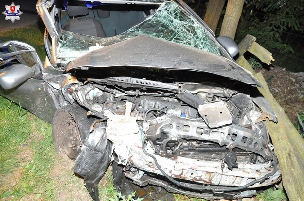 Auto rozbite po wypadku /KPP Puławy /Policja