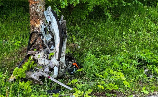 Auto rozpadło się na pół. Tragiczny wypadek koło Węgorzewa