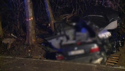 Auto uderzyło w drzewo. Tragiczny wypadek w Małopolsce