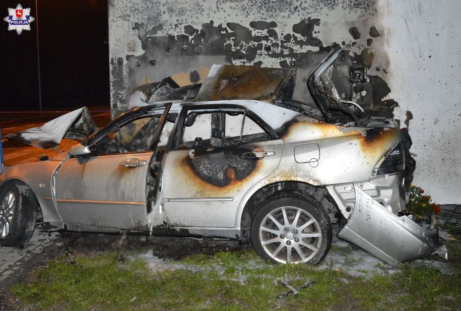 Auto, w którym znaleziono zwłoki mężczyzny /foto. Policja Lublin /Policja