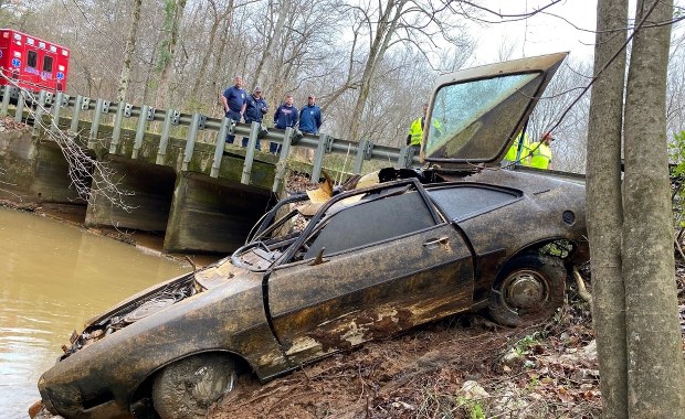 Auto w rzece, w nim portfel i ludzkie kości. Zagadka sprzed 45 lat rozwiązana