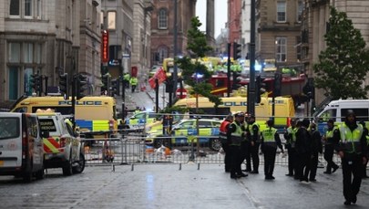 Auto wjechało w tłum świętujących w Liverpoolu. Wśród rannych są dzieci!