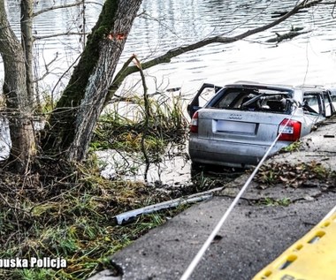 Auto wpadło do rozlewiska. Zginęło pięć osób