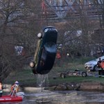 Auto wpadło do Warty w Kostrzynie nad Odrą. Ofiarami wypadku matka i jej 17-letnia córka