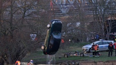 Auto wpadło do Warty w Kostrzynie nad Odrą. Ofiarami wypadku matka i jej 17-letnia córka