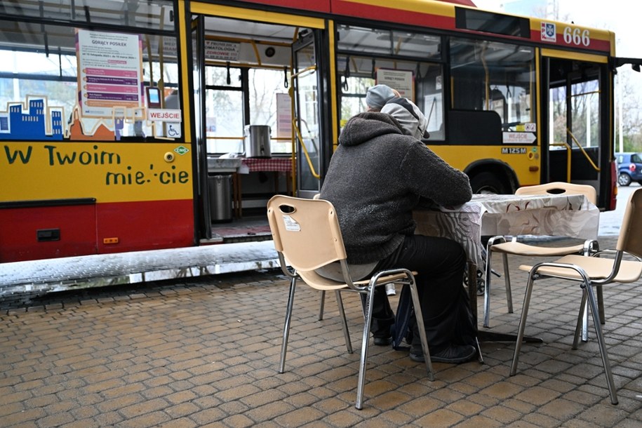 "Autobus ciepła" (zdjęcie archiwalne) /Darek Delmanowicz /PAP