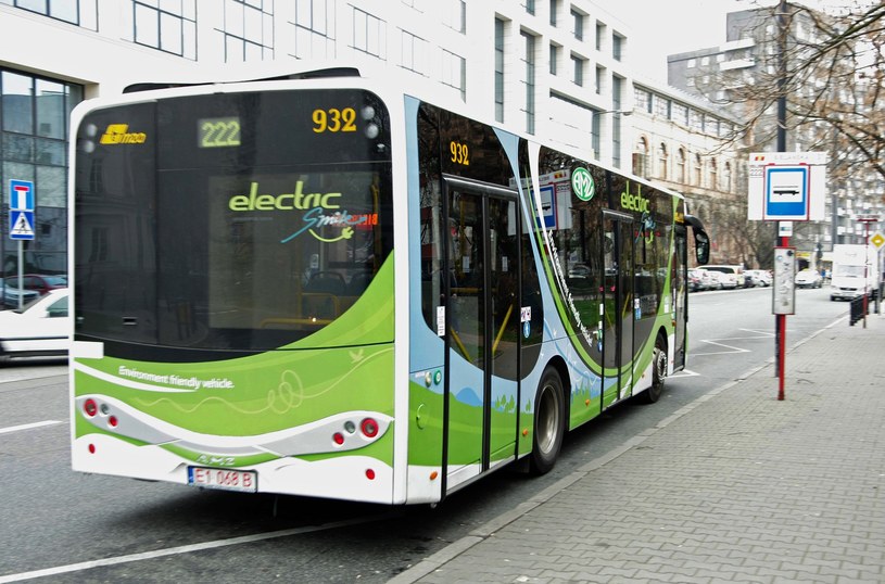 Autobus elektryczny /Marek Bazak /East News