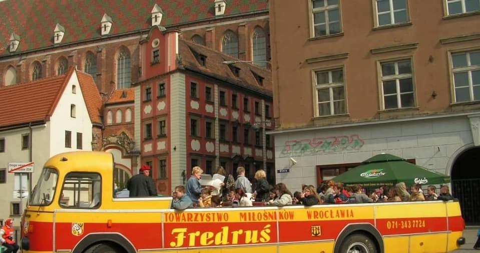 Autobus-kabriolet w czasach świetności /Foto. Towarzystwo Miłośników Wrocławia /