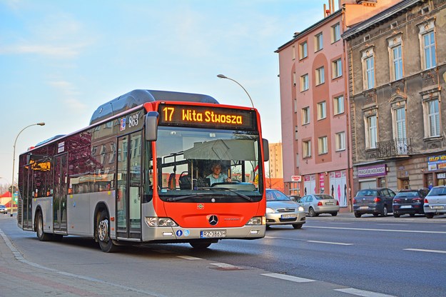 Autobus na ulicach Rzeszowa /Shutterstock