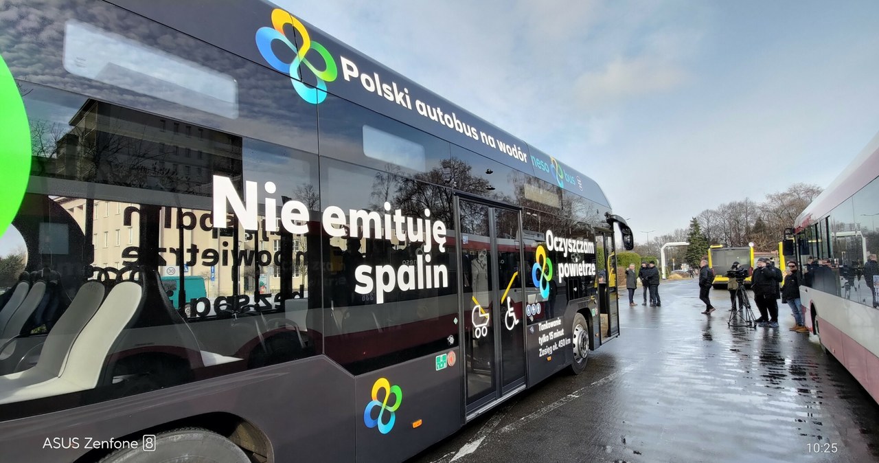 Autobus NesoBus od Grupy Polsat Plus i Grupy ZE PAK, zasilany wodorem /Agencja SE /Reporter